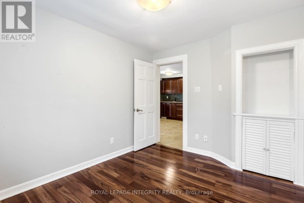 Bedroom - 240 Blackburn Avenue, Ottawa, ON K1N8A8 Photo 5