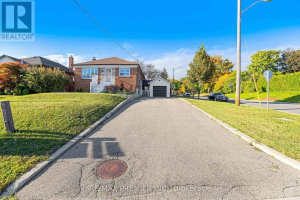 Laundry room - 240 Calvington Street, Toronto, ON M3M2N4 Photo 2
