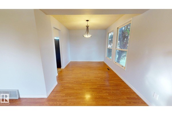 Bedroom 2 - 240 Humberstone Rd Nw, Edmonton, AB T5A4C6 Photo 5