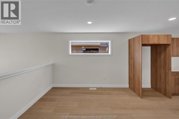 Kitchen - 240 Ironwood Trail, Chatham, ON N7M0V6 Photo 5