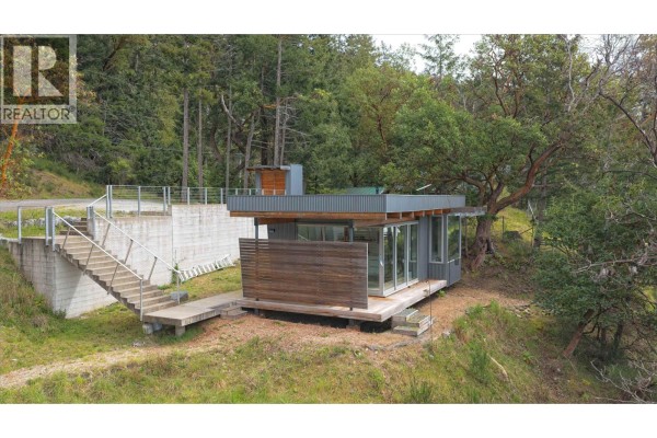 240 Old Scott Road, Salt Spring Island, BC, photo 2