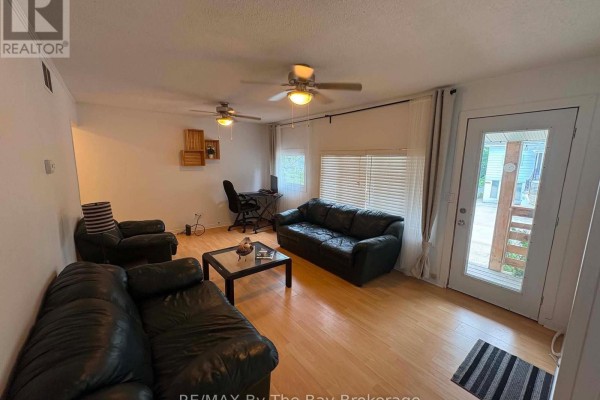 Bedroom - 240 Shore Lane, Wasaga Beach, ON L9Z2J1 Photo 3