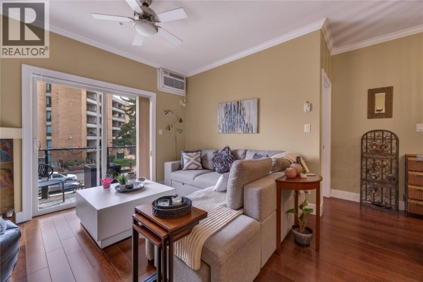 4pc Ensuite bath - 240 Wade Avenue W Avenue Unit# 305, Penticton, BC V2A1T8 Photo 4