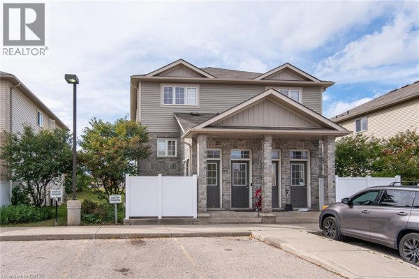 Living room - 240 Westmeadow Drive Unit# 6a, Kitchener, ON N2N0A1 Photo 2