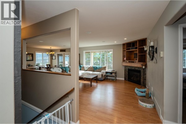 Dining room - 240 Westridge Drive, Williams Lake, BC V2G5H8 Photo 3
