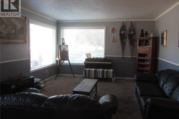 Kitchen/Dining room - 2400 Mcpherson Avenue, Saskatoon, SK S7J0S9 Photo 2