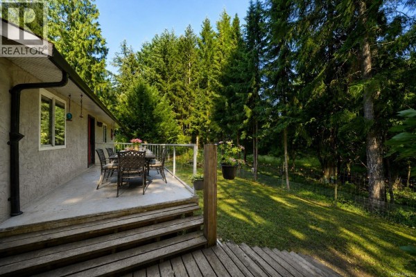 Family room - 2400 Ravenhill Rd, Shawnigan Lake, BC V0R2W0 Photo 5