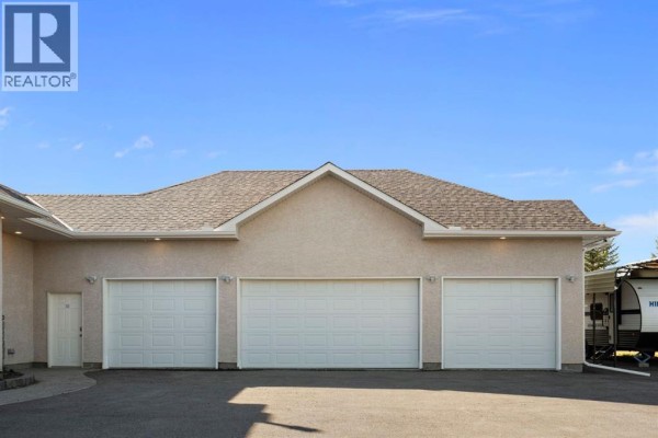 5pc Bathroom - 24009 Meadow Drive, Rural Rocky View County, AB T3R1A7 Photo 2