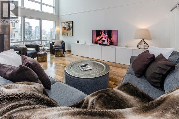 2401 1500 Howe Street, Vancouver, BC V6Z2M8 Photo 2