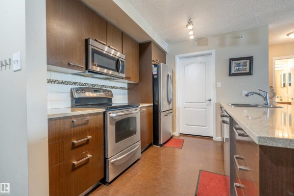 Primary Bedroom - #2401 7343 South Terwillegar Dr Nw, Edmonton, AB T6R0M2 Photo 4