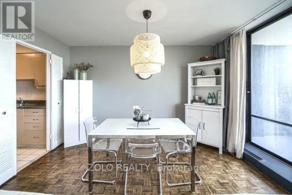 2402 - 135 Antibes Drive, Toronto, ON M2R2Z1 Photo 3