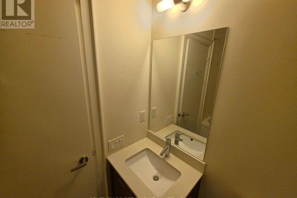 Bedroom 2 - 2402 - 30 Roehampton Avenue, Toronto, ON M4P1R2 Photo 5