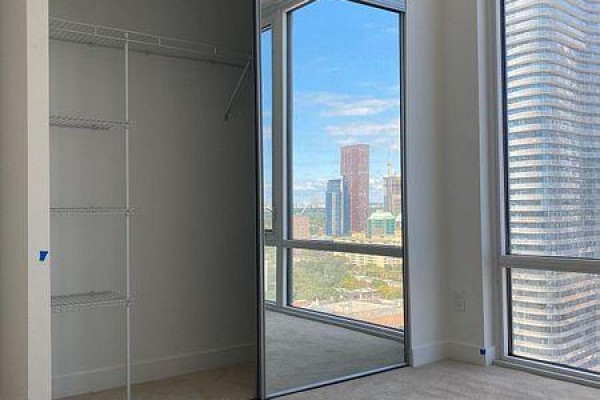 2402 - 501 Yonge Street, Toronto, ON M4Y0G8 Photo 5