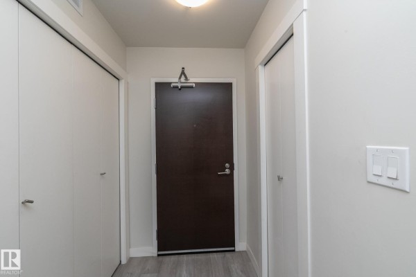 Den - #2402 10410 102 Av Nw, Edmonton, AB T5J0E9 Photo 4