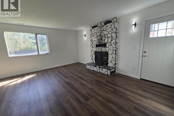 Living room - 2402 Victoria Street, Prince George, BC V2L2M2 Photo 2