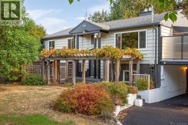 Residential for sale at 2404 Glenayr Dr, Nanaimo, BC - MLS® PcoZoL