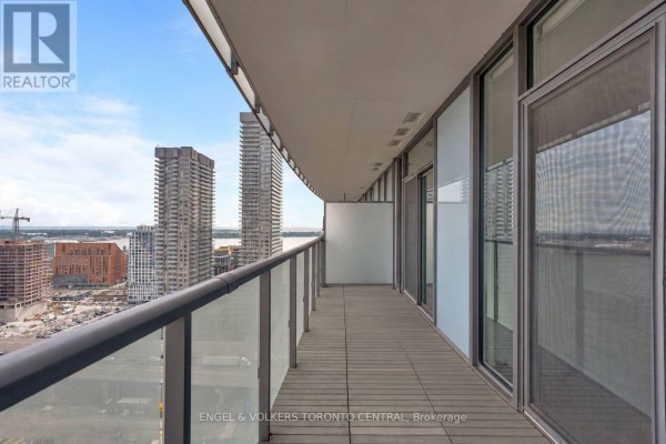 Dining room - 2405 - 1 Market Street, Toronto, ON M5E0A2 Photo 2