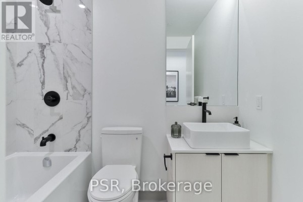 2405 - 10 Graphophone Grove, Toronto, ON M6H0E5 Photo 5