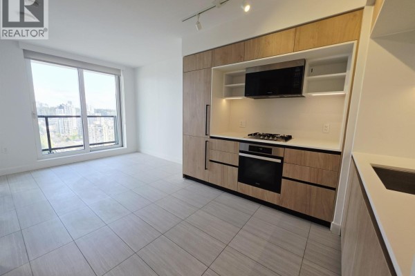 2405 5058 Joyce Street, Vancouver, BC V5R0J9 Photo 2