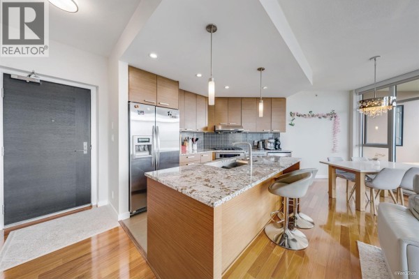 2405 6188 Wilson Avenue, Burnaby, BC V5H0A5 Photo 2