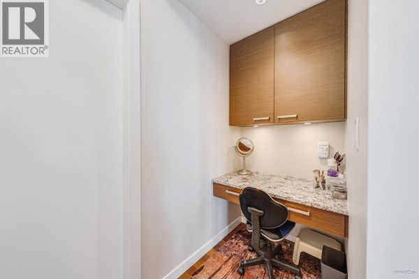 2405 6188 Wilson Avenue, Burnaby, BC V5H0A5 Photo 3