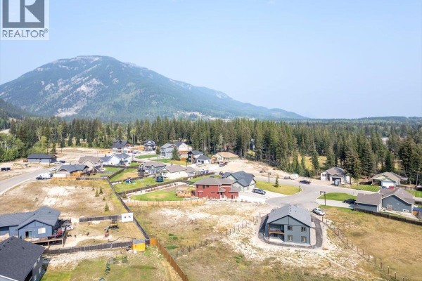 2405 Osprey Court, Sparwood, BC V0B2G2 Photo 4