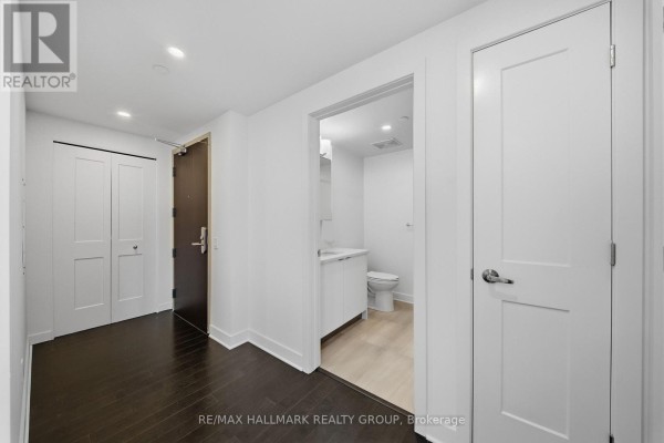Primary Bedroom - 2406 - 180 George Street, Ottawa, ON K1N0G8 Photo 4