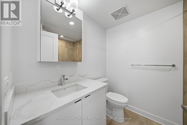 Bathroom - 2406 - 180 George Street, Ottawa, ON K1N0G8 Photo 5
