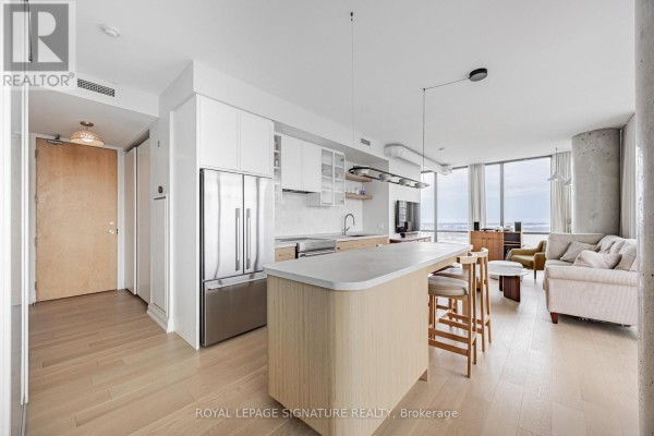 Kitchen - 2406 - 33 Mill Street, Toronto, ON M5A3R3 Photo 2
