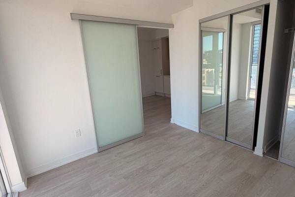 2407 - 634 Church Street, Toronto, ON M4Y0G9 Photo 3