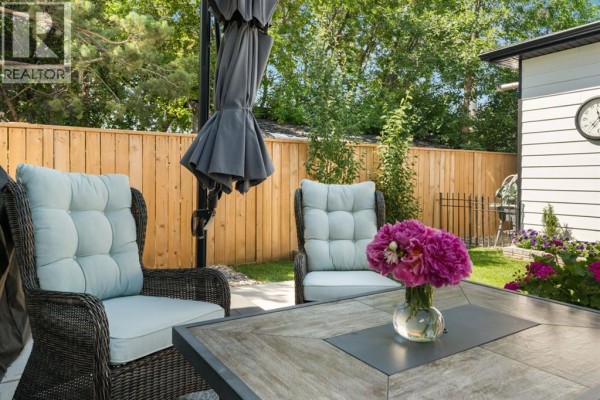 Family room - 2407 33 Street Sw, Calgary, AB T3E2T3 Photo 3