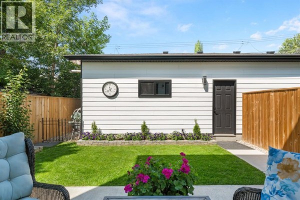Kitchen - 2407 33 Street Sw, Calgary, AB T3E2T3 Photo 4