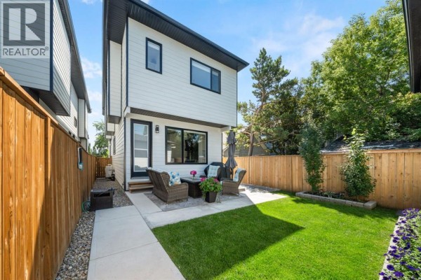4pc Bathroom - 2407 33 Street Sw, Calgary, AB T3E2T3 Photo 5