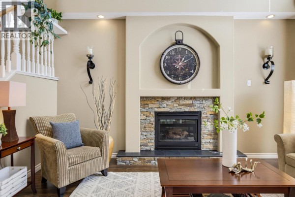 24070 Hill Avenue, Maple Ridge, BC V2W1Z9 Photo 4
