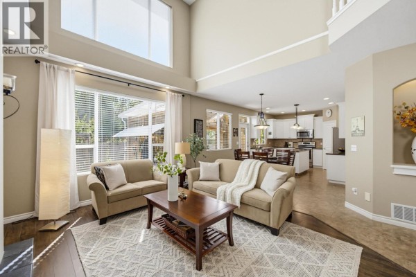 24070 Hill Avenue, Maple Ridge, BC V2W1Z9 Photo 5
