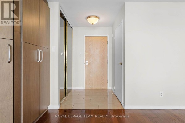 2408 - 1500 Riverside Drive, Ottawa, ON K1G4J4 Photo 5