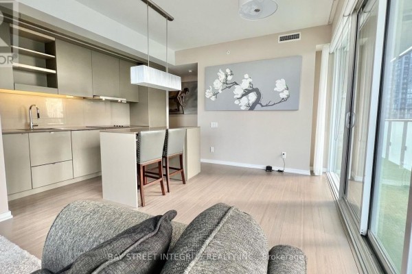 Living room - 2409 - 101 Peter Street, Toronto, ON M5V0G6 Photo 5