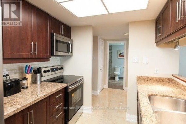 2409 - 77 Harbour Square, Toronto, ON M5J2S2 Photo 5