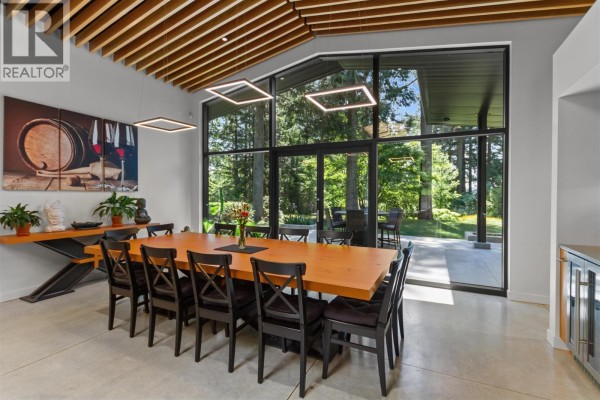 2409 Windridge Drive, North Vancouver, BC V7H1B6 Photo 4
