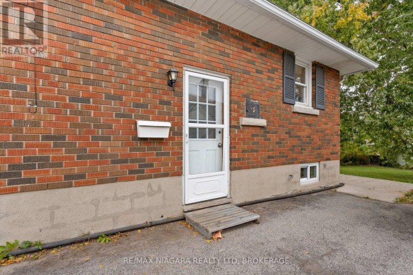 Bedroom - 241 Bertie Street, Fort Erie, ON L2A1Z5 Photo 4