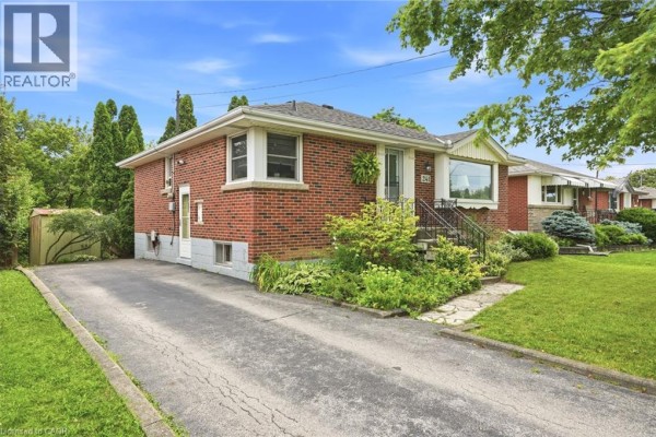 241 East 44th Street, Hamilton, ON, photo 2