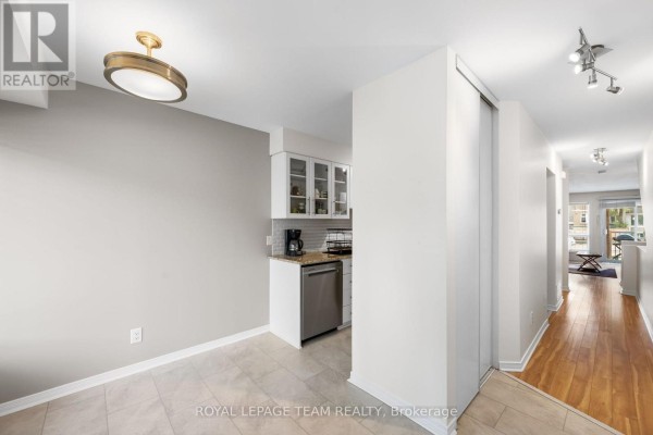 241 Lyon Street N, Ottawa, ON K1R1B4 Photo 3