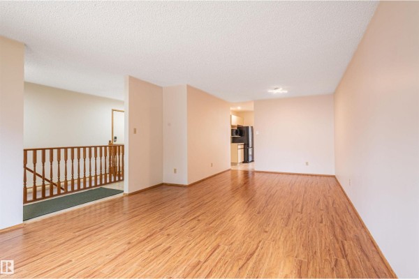 Bedroom 2 - 241 Oeming Rd Nw, Edmonton, AB T6R1M3 Photo 5