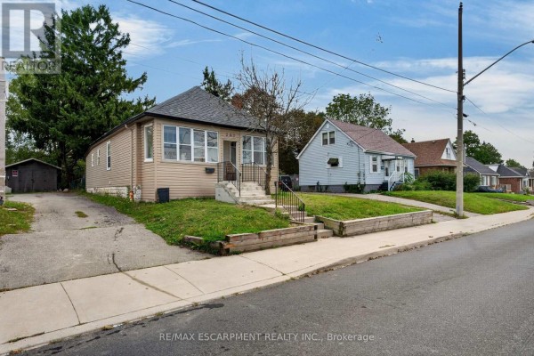 Kitchen - 241 West 5th Street W, Hamilton, ON L9C3N8 Photo 2