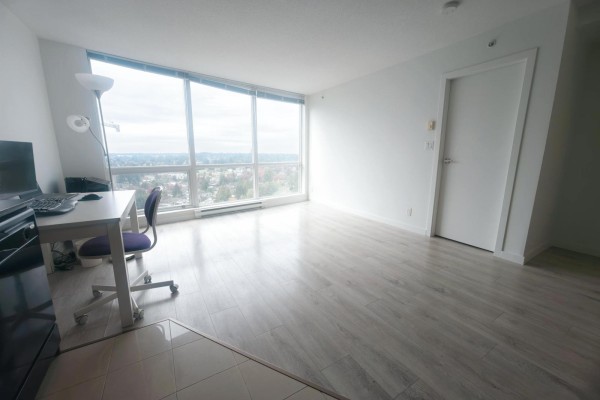 2410 13618 100 Avenue, Surrey, BC V3T0A8 Photo 4