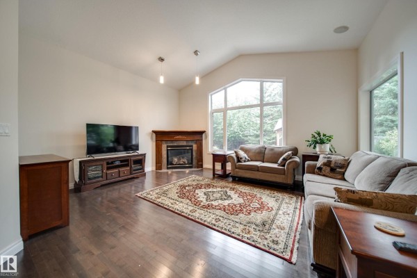 2410 Warry Pl Sw, Edmonton, AB, photo 2