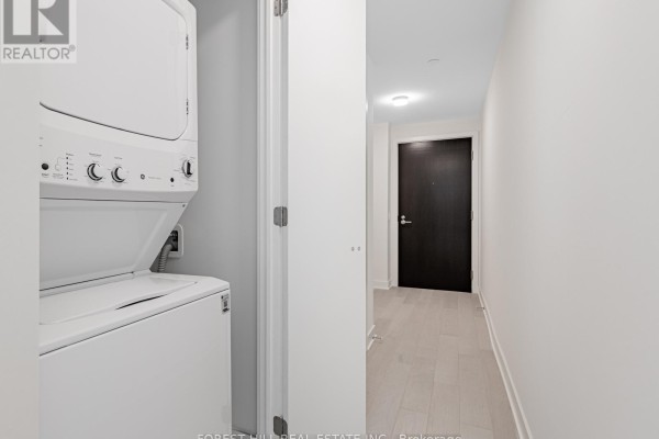 Kitchen - 2411 - 11 Yorkville Avenue, Toronto, ON M4W1L2 Photo 3