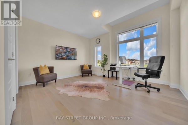 2411 Saw Whet Boulevard, Oakville, ON, photo 3