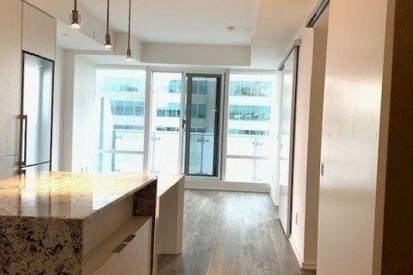 Kitchen - 2412 - 1 Bloor Street E, Toronto, ON M4W1A9 Photo 3