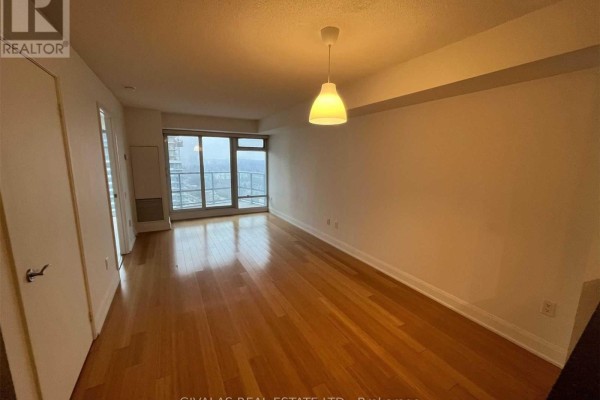 2412 - 2181 Yonge Street, Toronto, ON M4S3H7 Photo 2